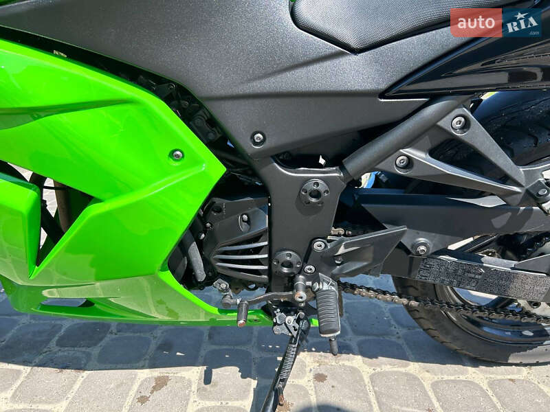 Спортбайк Kawasaki Ninja 250R 2011 в Новояворівську
