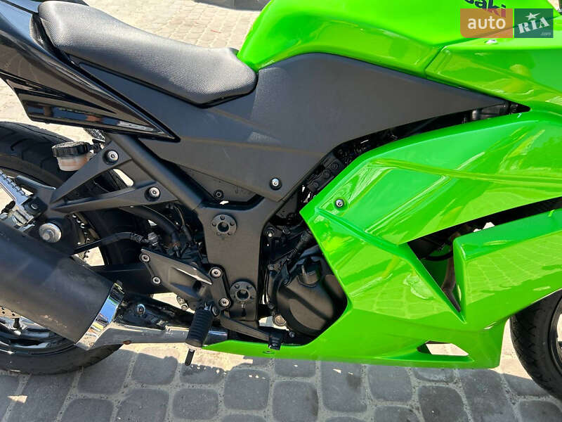 Спортбайк Kawasaki Ninja 250R 2011 в Новояворівську