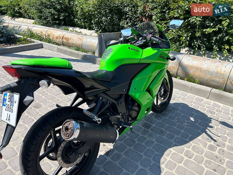 Спортбайк Kawasaki Ninja 250R 2011 в Новояворівську