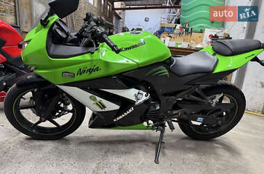 Спортбайк Kawasaki Ninja 250R 2009 в 