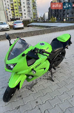 Спортбайк Kawasaki Ninja 250R 2011 в 