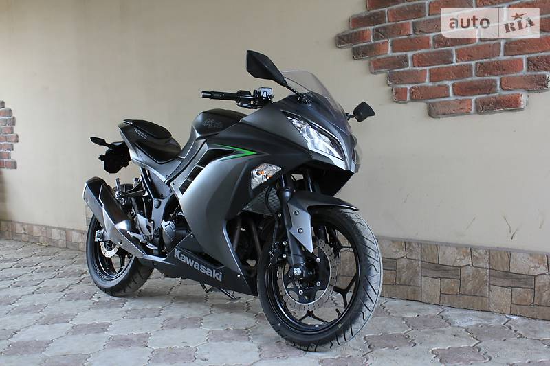 Спортбайк Kawasaki Ninja 300 2014 в Одессе