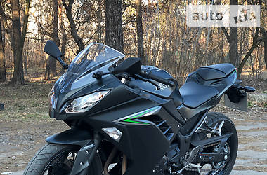 Спортбайк Kawasaki Ninja 300 2018 в 