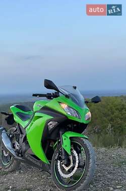 Спортбайк Kawasaki Ninja 300 2013 в Дрогобыче