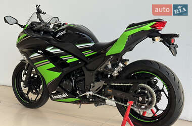 Спортбайк Kawasaki Ninja 300 2017 в 
