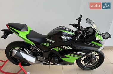 Спортбайк Kawasaki Ninja 300 2017 в 
