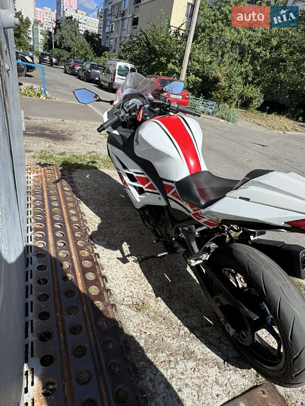 Спортбайк Kawasaki Ninja 300 2016 в Киеве