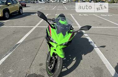 Мотоцикл Спорт-туризм Kawasaki Ninja 400 2024 в 