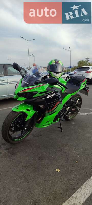 Спортбайк Kawasaki Ninja 400 2022 в Белогородке