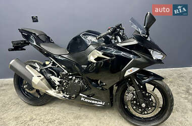 Спортбайк Kawasaki Ninja 400 2018 в 