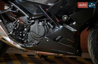 Мотоцикл Спорт-туризм Kawasaki Ninja 400 2020 в 