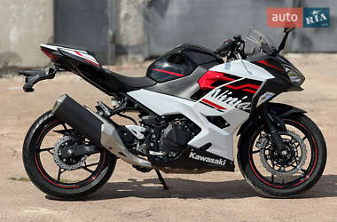 Мотоцикл Без обтекателей (Naked bike) Kawasaki Ninja 400 2020 в 