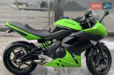 Спортбайк Kawasaki Ninja 400 2012 в 