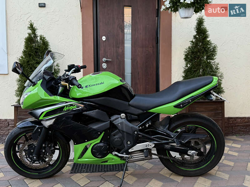Мотоцикл Спорт-туризм Kawasaki Ninja 400 2013 в 