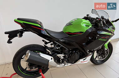 Спортбайк Kawasaki Ninja 400 2022 в 