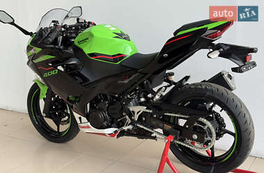 Спортбайк Kawasaki Ninja 400 2022 в 