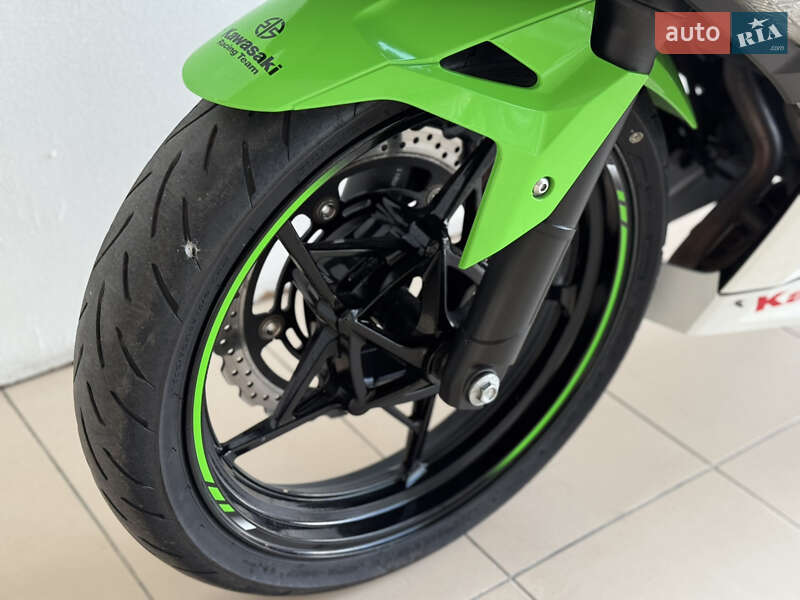 Спортбайк Kawasaki Ninja 400 2022 в Києві