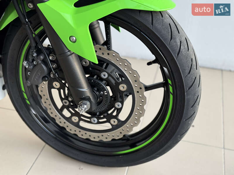 Спортбайк Kawasaki Ninja 400 2022 в Києві