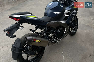 Спортбайк Kawasaki Ninja 400 2022 в 