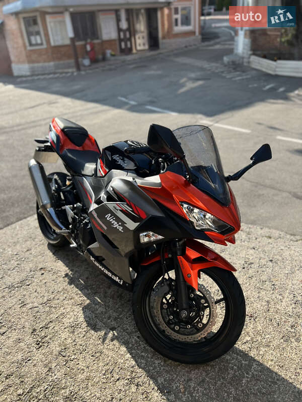 Мотоцикл Спорт-туризм Kawasaki Ninja 400 2018 в 