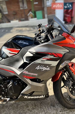 Мотоцикл Спорт-туризм Kawasaki Ninja 400 2018 в 