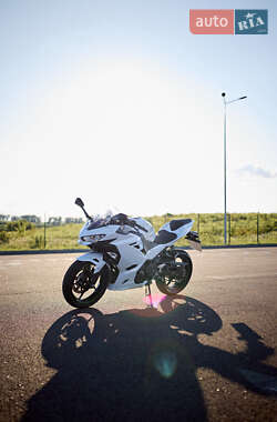Спортбайк Kawasaki Ninja 400 2023 в Рівному