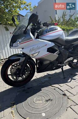 Мотоцикл Классик Kawasaki Ninja 400 2015 в 