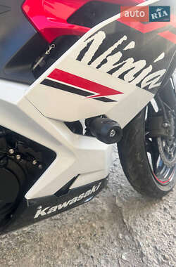 Мотоцикл Спорт-туризм Kawasaki Ninja 400 2019 в 