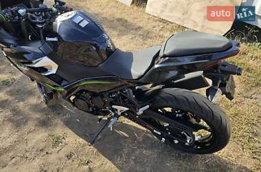 Спортбайк Kawasaki Ninja 400 2020 в 