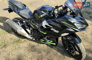 Спортбайк Kawasaki Ninja 400 2020 в 