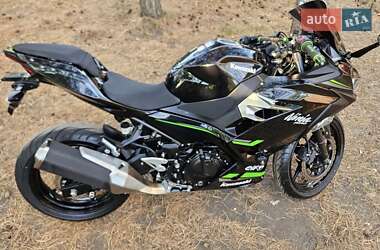 Спортбайк Kawasaki Ninja 400 2020 в 