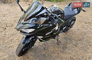 Спортбайк Kawasaki Ninja 400 2020 в 