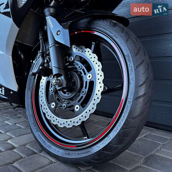 Мотоцикл Без обтекателей (Naked bike) Kawasaki Ninja 400 2020 в Белой Церкви