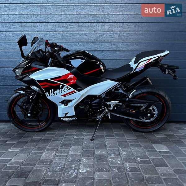 Мотоцикл Без обтекателей (Naked bike) Kawasaki Ninja 400 2020 в Белой Церкви