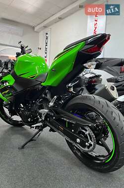 Спортбайк Kawasaki Ninja 400 2018 в 