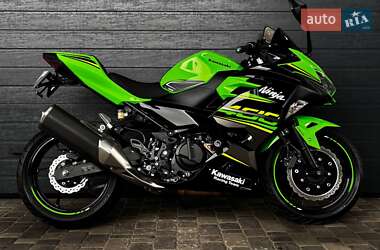 Мотоцикл Без обтекателей (Naked bike) Kawasaki Ninja 400 2018 в 