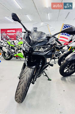 Спортбайк Kawasaki Ninja 400 2019 в 