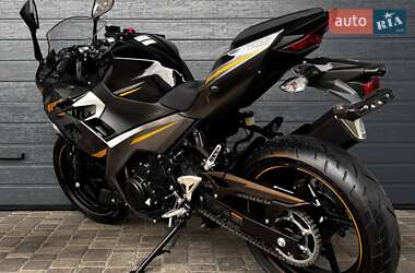 Мотоцикл Без обтекателей (Naked bike) Kawasaki Ninja 400 2022 в  фото 7 Мотоцикл Без обтекателей (Naked bike) Kawasaki Ninja 400 2022 в