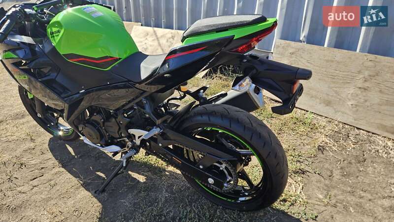 Спортбайк Kawasaki Ninja 400 2021 в Первомайську