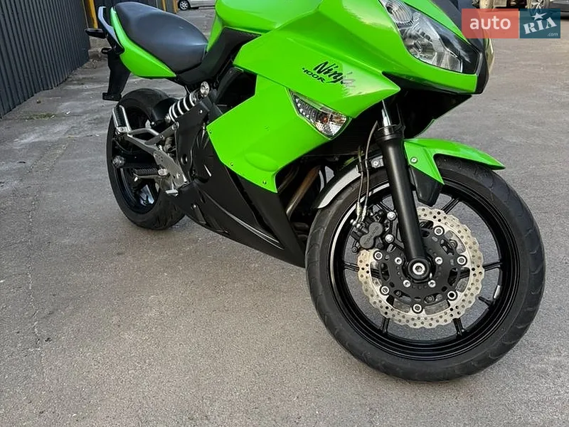 Kawasaki Ninja 400 2011