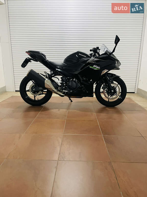 Спортбайк Kawasaki Ninja 500 2024 в Києві