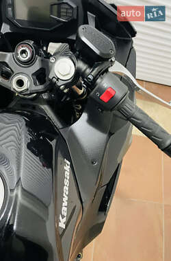 Спортбайк Kawasaki Ninja 500 2024 в 