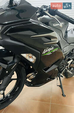 Спортбайк Kawasaki Ninja 500 2024 в 