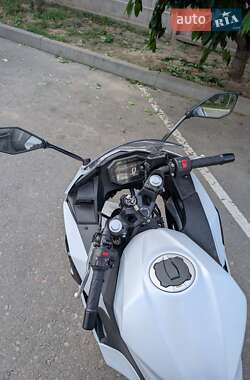 Спортбайк Kawasaki Ninja 500 2024 в 
