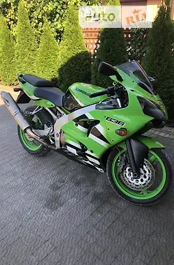 ぴかぴ Kawasaki Ninja ZX-6R 636 cc Año 2014 14.000 km USD 22.000