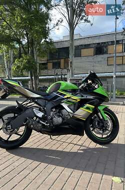 Спортбайк Kawasaki Ninja 636 ZX-6R 2017 в 