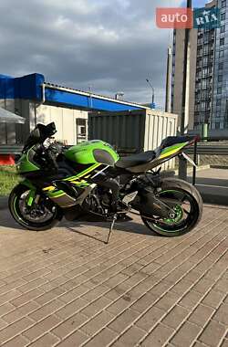 Спортбайк Kawasaki Ninja 636 ZX-6R 2017 в 