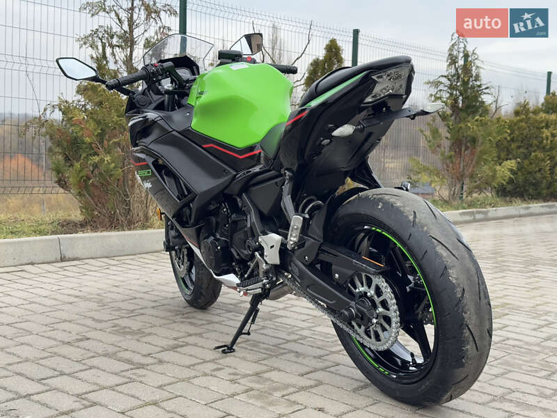 Мотоцикл Спорт-туризм Kawasaki Ninja 650 2022 в Ровно