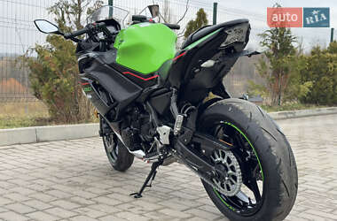Мотоцикл Спорт-туризм Kawasaki Ninja 650 2022 в 