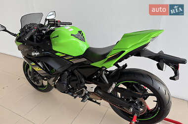 Спортбайк Kawasaki Ninja 650 2019 в 